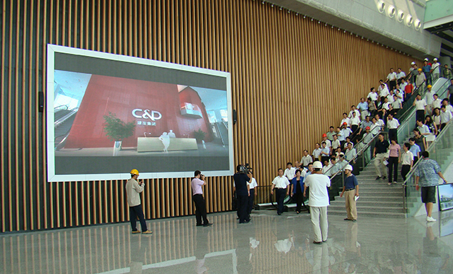 福建廈門會展中心P6室內全彩LED顯示屏由上海智彩科技設計、安裝